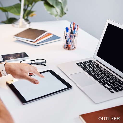Referencement SEO nom propre Outlier